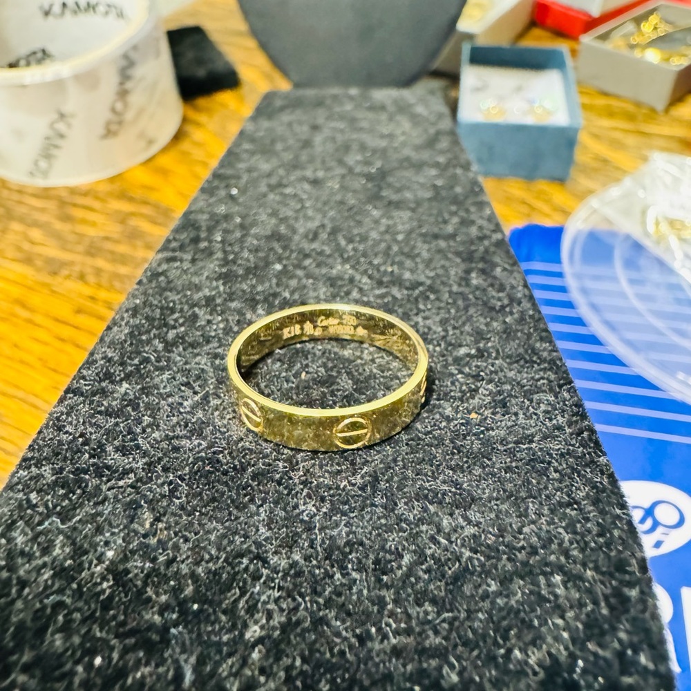 18K Saudi Gold Love Ring size 6 solid has stamp 750 means 18k